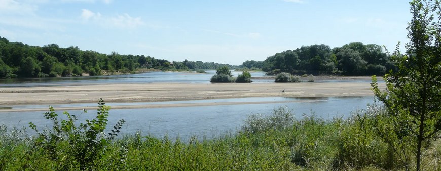 à 20 mn, le point de départ de la Loire à vélo, à Cuffy
